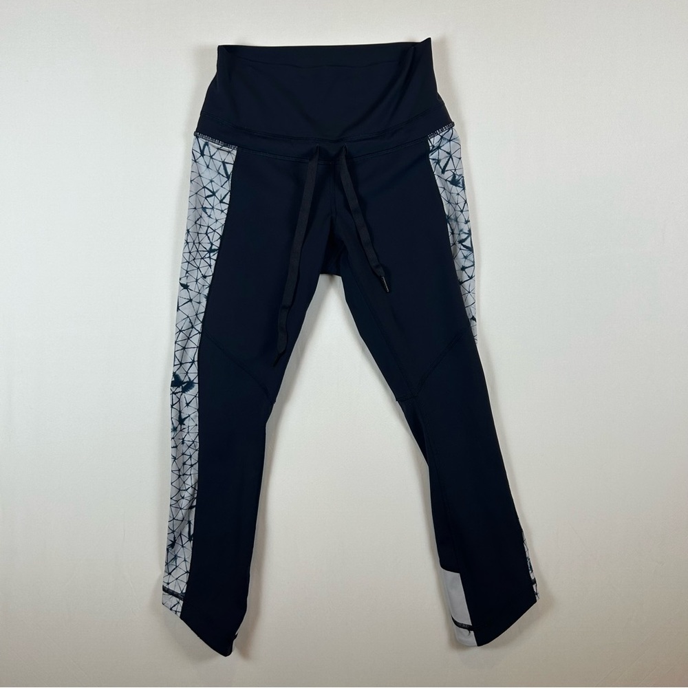 Lululemon Women's‎ Navy Blue Retreat 7/8 Pant Leggings